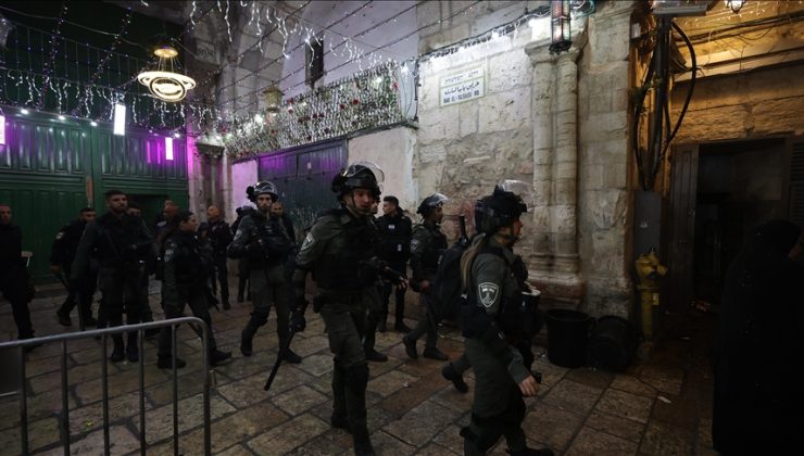İsrail güçleri, Mescid-i Aksa’ya ikinci kez baskın düzenledi