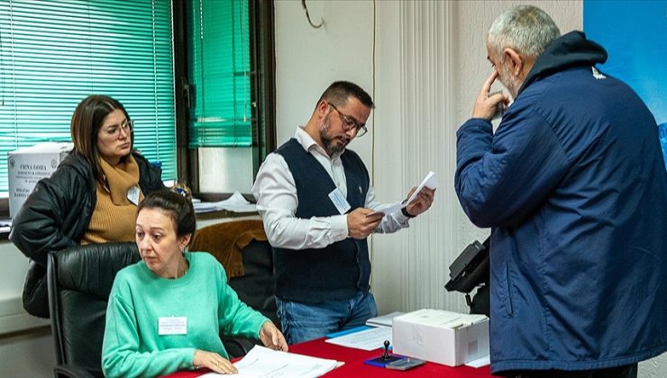 Karadağ’da cumhurbaşkanı seçiminin ikinci turunda halk sandığa gitti