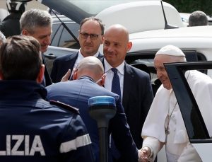 Papa Franciscus, hastaneden taburcu edildi