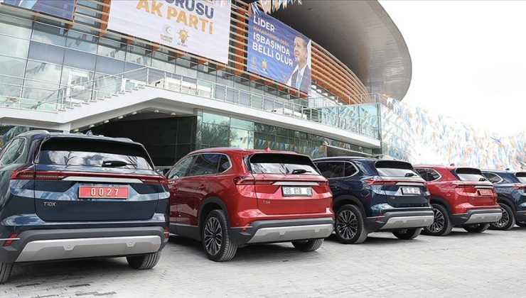 Kabine üyeleri, Ankara Spor Salonu’na Togg ile geldi