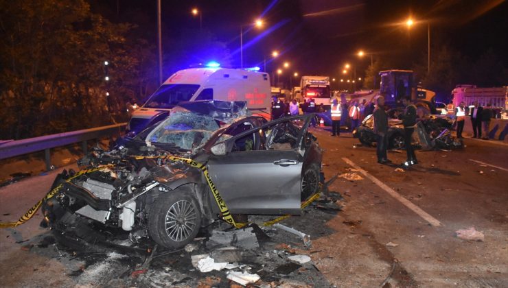 Adana’da trafik kazasında 7 kişi öldü, 7 kişi yaralandı