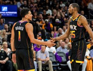 Durant – Booker iş birliği ! Phoenix Suns’den ilk galibiyet