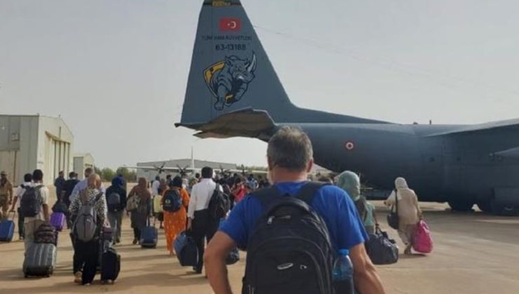 Akar: Sudan’dan uçaklarımızla 479 vatandaşımızın tahliyesini gerçekleştirdik