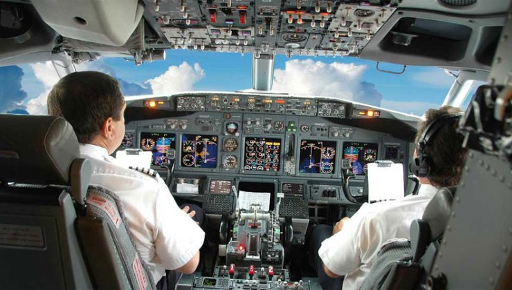 Yunanistan’da pilotluk çetesi yakayı ele verdi