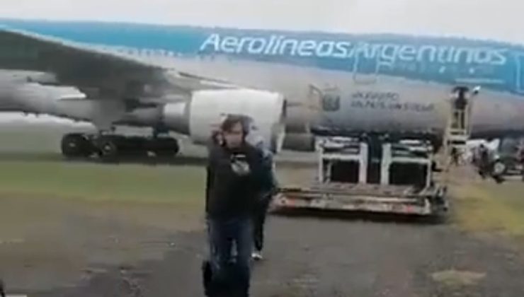 Arjantin uçağı bomba tehdidi nedeniyle acil iniş yaptı