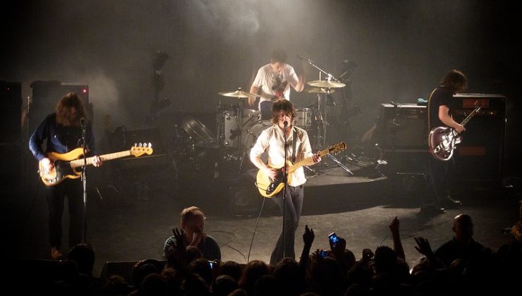 Arctic Monkeys konserinde Barış Manço çaldı