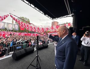 MHP lideri Bahçeli Karaman’da: Güçlünün değil haklının yanında olacağız