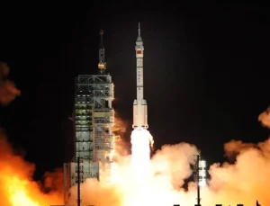 Çin, Tiencou-6 kargo mekiğini uzay istasyonuna yolladı