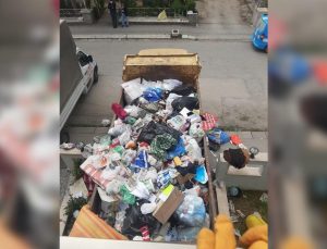 Eskişehir’de bir evden yaklaşık 50 ton çöp çıkarıldı