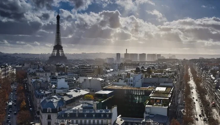Fransa’da Macron’un anma programlarına katılacağı iki kentte gösteri yasağı