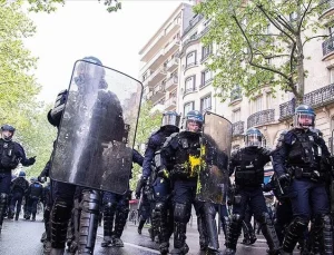 Fransa’da Danıştay, polisin gösterilerde dron kullanmasına onay verdi
