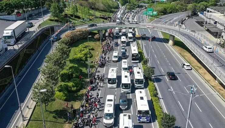 İstanbul trafiğinde Büyük İstanbul Mitingi yoğunluğu