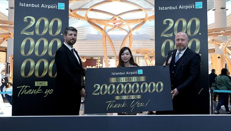 İstanbul Havalimanı’nın 200 milyonuncu yolcusu Malezyalı Lee oldu