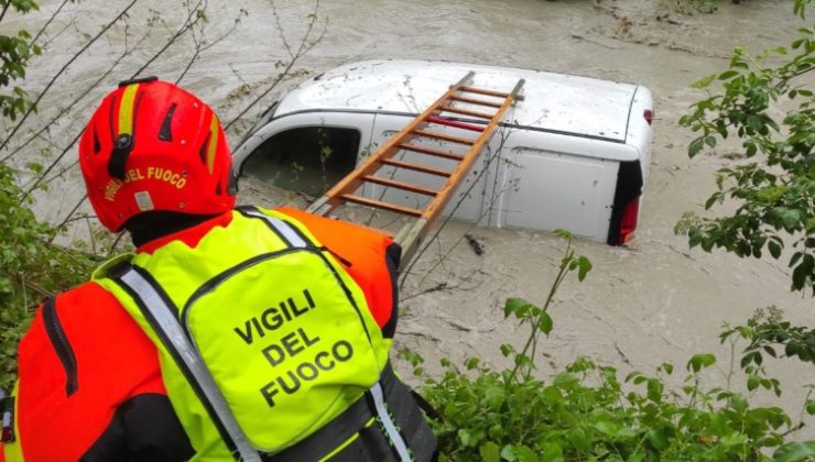 İtalya’da şiddetli yağış, heyelanlara yol açtı