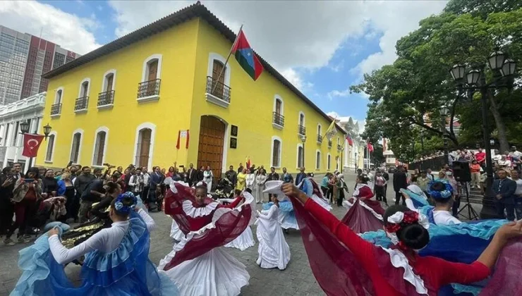 Venezuela’da prestijli bir caddeye “Türkiye Cumhuriyeti Caddesi” ismi verildi