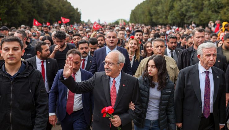 Kemal Kılıçdaroğlu Anıtkabir’i ziyaret etti