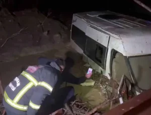 Kırıkkale’de sele kapılan minibüsteki 6 işçi kurtarıldı