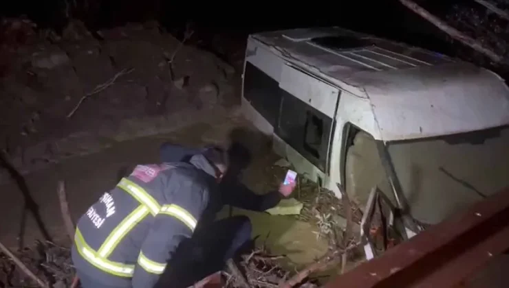 Kırıkkale’de sele kapılan minibüsteki 6 işçi kurtarıldı