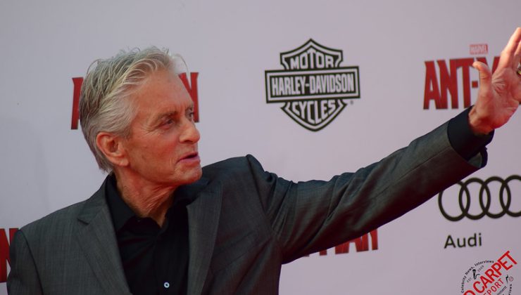 Michael Douglas sevenlerini korkuttu