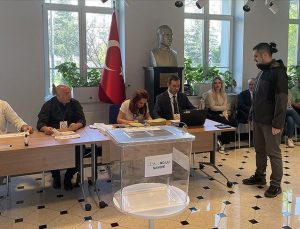 Polonya’da Türkiye’deki 14 Mayıs seçimleri için oy kullanma işlemi başladı