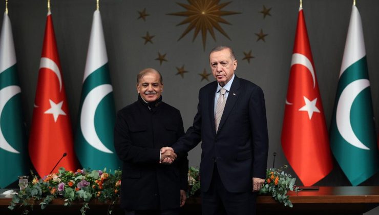 Pakistan Başbakanı Şerif, Cumhurbaşkanı Erdoğan’ı tebrik etti