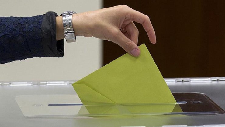 Çifte vatandaşlar Bulgaristan’daki seçimler için oy kullanmaya başladı