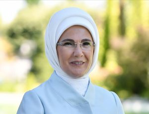 Emine Erdoğan: Kadınlar başta olmak üzere tüm emekçilerimizin 1 Mayıs Emek ve Dayanışma Günü kutlu olsun