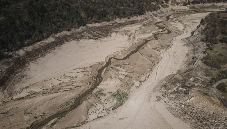 Kuraklıkla mücadele eden İspanya’da kaçak su kullanımından 26 kişi gözaltına alındı