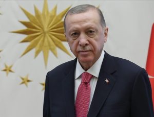 Cumhurbaşkanı Erdoğan, Özbekistan Cumhurbaşkanı’nı referandum başarısından dolayı kutladı