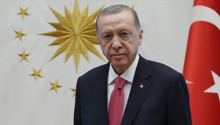 Cumhurbaşkanı Erdoğan, Özbekistan Cumhurbaşkanı’nı referandum başarısından dolayı kutladı