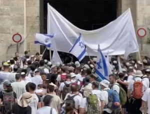 Fanatik Yahudi yerleşimcilerin Doğu Kudüs’teki provokatif bayrak yürüyüşü başladı