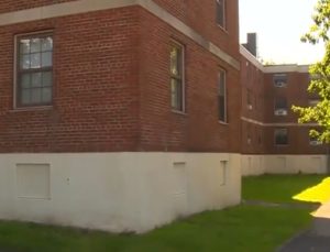 Boston’da iğrenç olay! 4 çocuğu bir eve kapatıp seks kölesi yaptılar