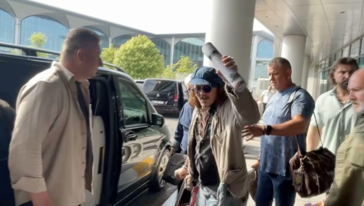 Johnny Depp’li Hollywood Vampires grubu konser için İstanbul’a geldi