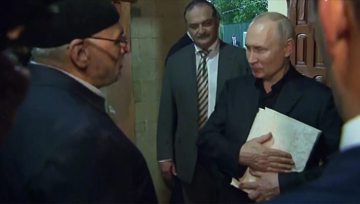 Putin, Kur’an-ı Kerim’e saygısızlığın Rusya’da suç olduğunu söyledi