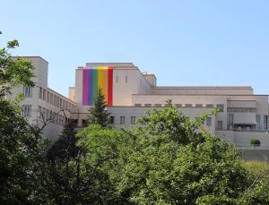 ABD’den Türkiye’de tepki çeken LGBT bayrağı