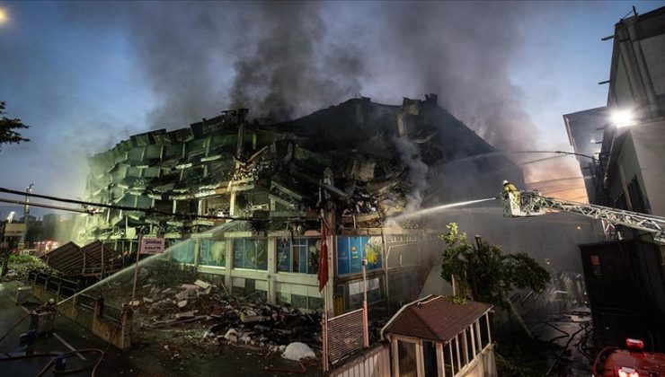Başakşehir’de fabrikada çıkan yangını söndürme çalışmaları 37 saattir devam ediyor