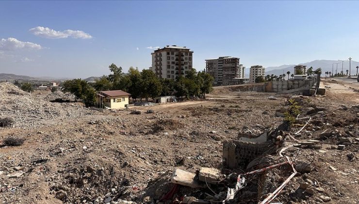 Kahramanmaraş’ta Ebrar Sitesi’nde ağır hasar alan blokların yıkımı tamamlandı