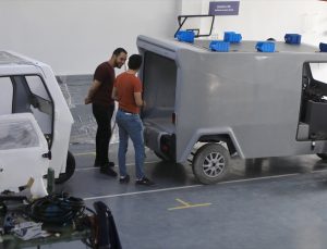 Tunuslu mühendisler “elektrikli hafif ticari araç” geliştirdi