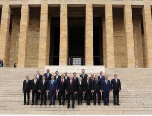 Cumhurbaşkanı Erdoğan, yeni Kabine üyeleriyle Anıtkabir’de