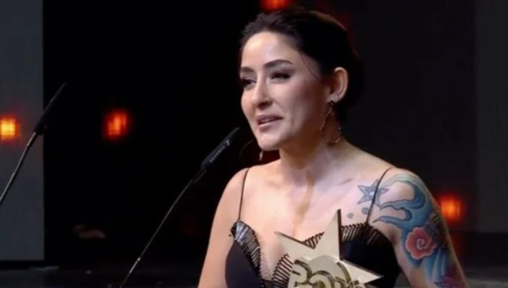 Şarkıcı Melek Mosso’nun ödül konuşmasına tepki