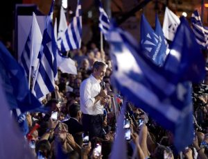 Yunanistan’da Miçotakis’in yeni kabinesi açıklandı