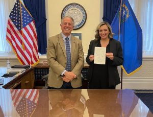 Cumhuriyetçi Nevada valisi kürtaj koruma yasasını imzaladı