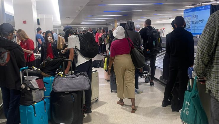 Newark Liberty Havalimanı’nda kaos, binlerce uçuş iptal oldu