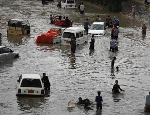 Pakistan’da yaklaşan Biparjoy siklon fırtınası sebebiyle tahliye işlemi başladı
