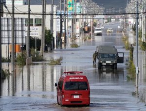 Japonya’da Mawar tayfununda bir kişi öldü, 2 milyon kişinin geçici tahliyesi istendi