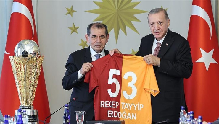 Cumhurbaşkanı Erdoğan, Galatasaray futbol takımını kabul etti