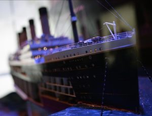 Titanik’in laneti devam ediyor ! Enkazını göstermek için kullanılan turistik denizaltı da kayboldu