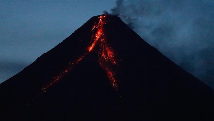 Filipinler’de Mayon Yanardağı’ndan kaynaklanan volkanik akıntı aylarca devam edebilir