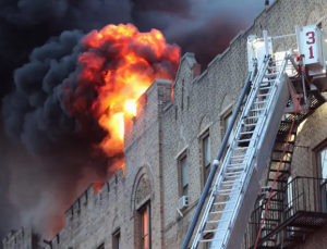 Bronx’taki büyük yangında beş kişi yaralandı