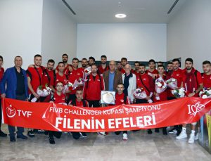 Şampiyon A Milli Erkek Voleybol Takımı yurda döndü